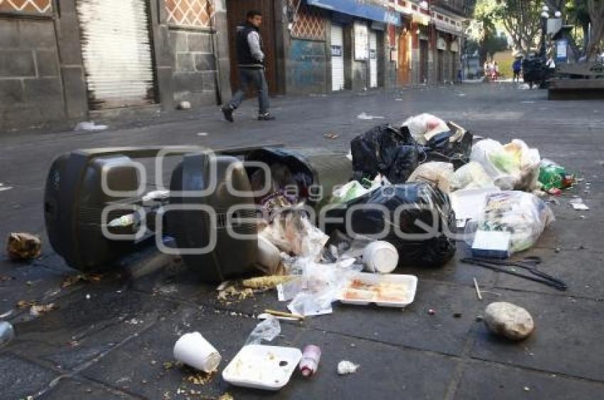 BASURA . NAVIDAD