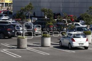 ESTACIONAMIENTOS PLAZAS COMERCIALES