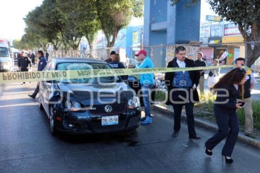 NOTA ROJA . ATROPELLADAS BAJO PUENTE PEATONAL