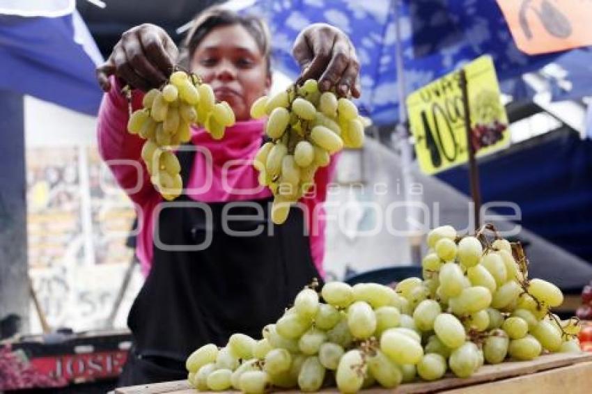 UVAS . AÑO NUEVO