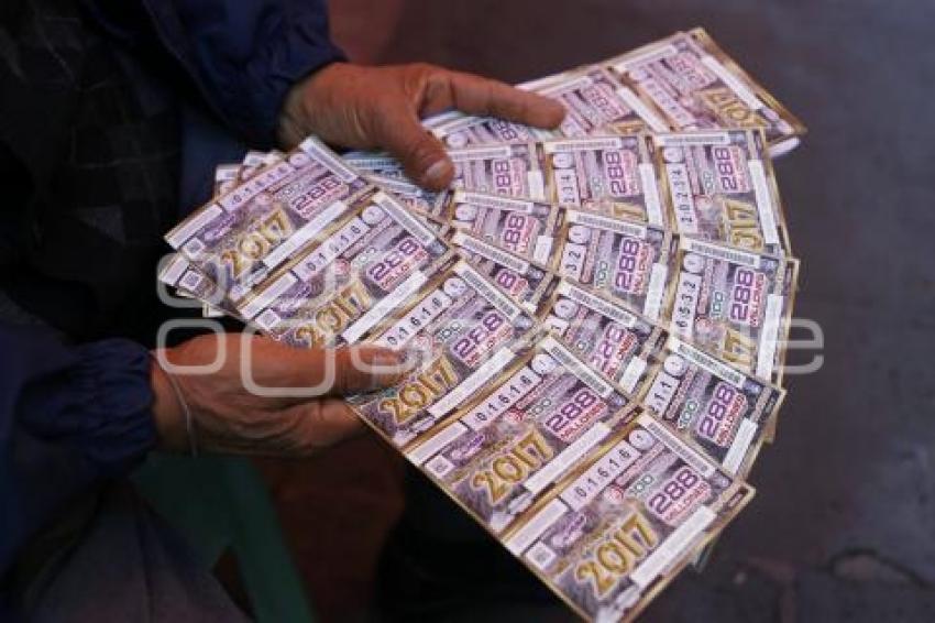 BILLETES DE LOTERÍA .  AÑO NUEVO