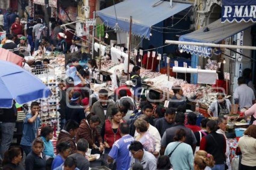 AÑO NUEVO .  MERCADO 5 DE MAYO