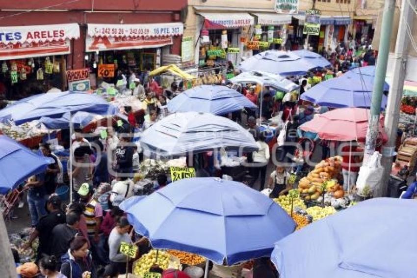 AÑO NUEVO .  MERCADO 5 DE MAYO