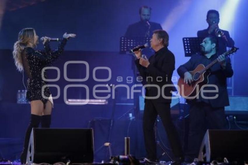 FESTEJO AÑO NUEVO . MARÍA JOSÉ Y NAPOLEÓN
