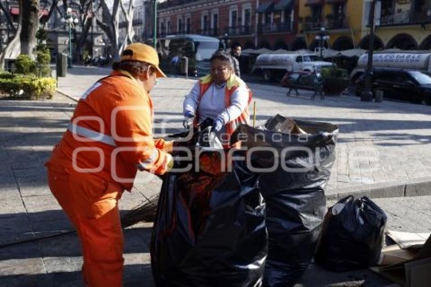 BASURA . AÑO NUEVO