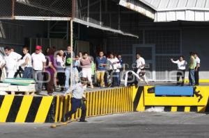 PROTESTA POR GASOLINAZO . SAQUEO