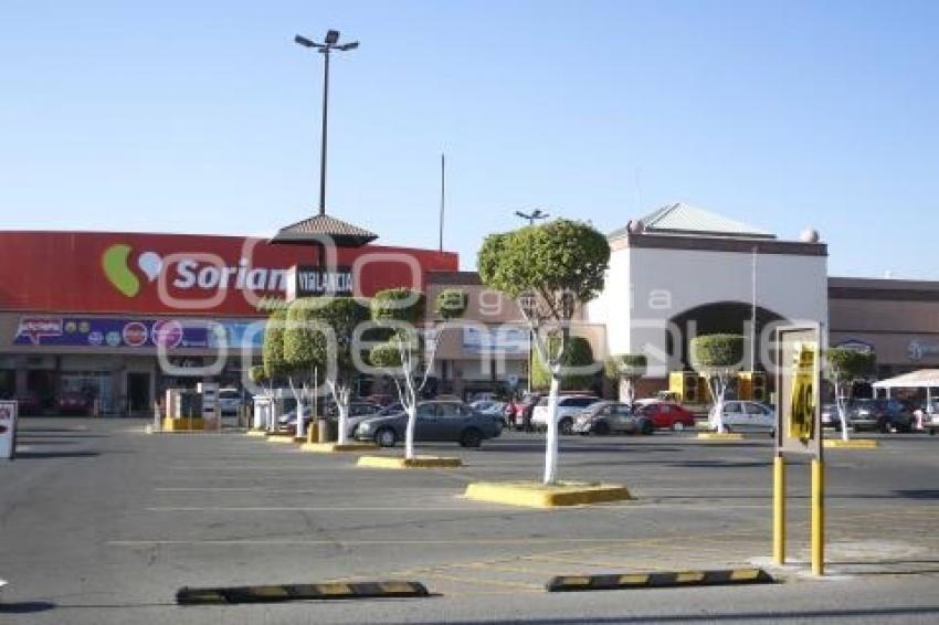 ESTACIONAMIENTOS PLAZAS COMERCIALES