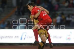 FÚTBOL . LOBOS VS DORADOS