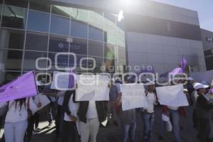 MANIFESTACIÓN EN FORD