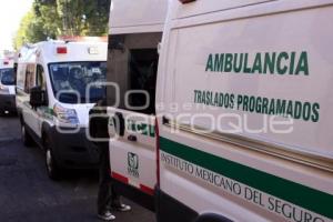 IMSS . ENTREGA AMBULANCIAS