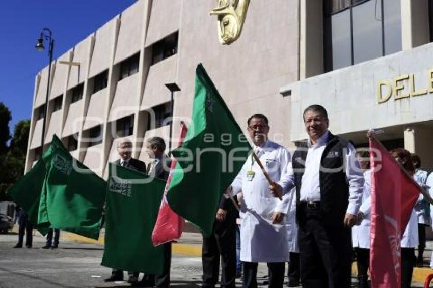 IMSS . ENTREGA AMBULANCIAS