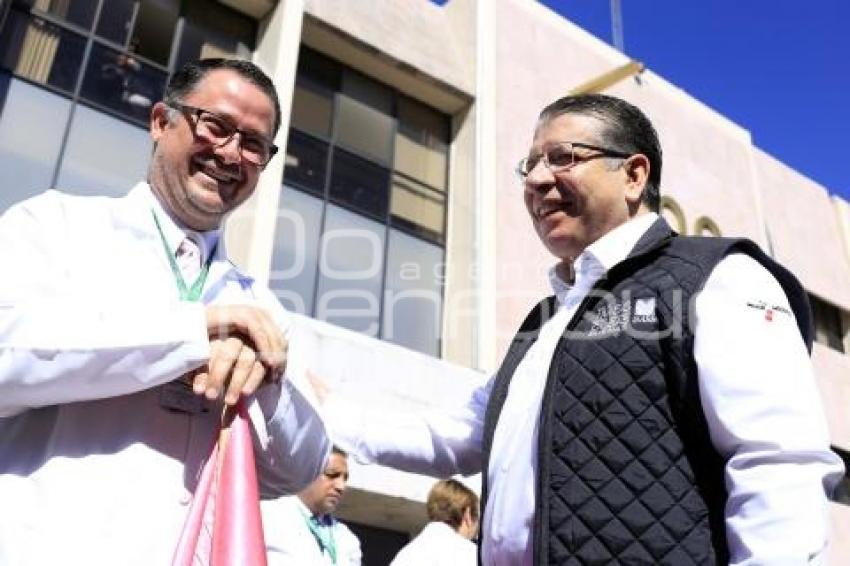 IMSS . ENTREGA AMBULANCIAS