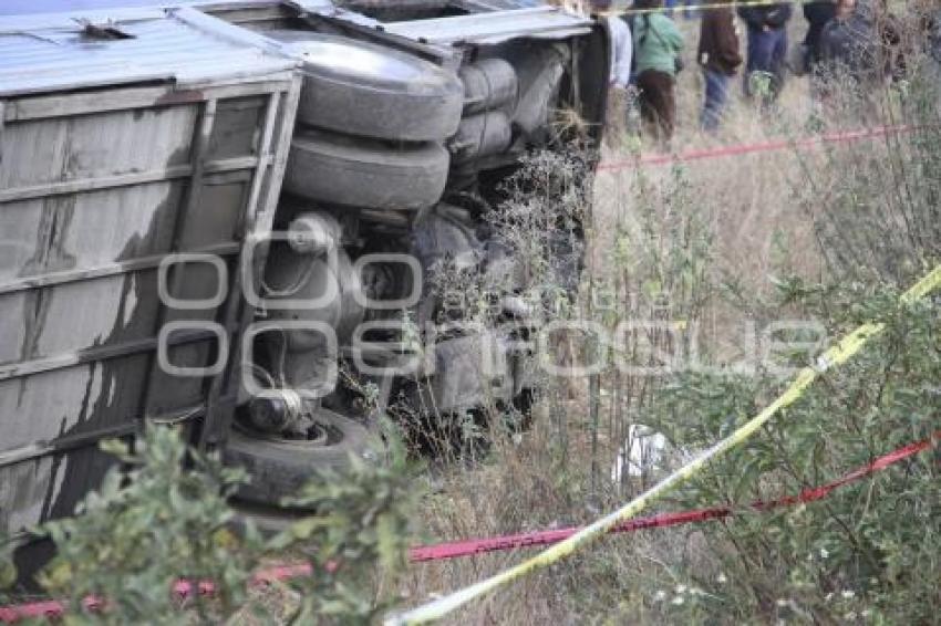 TEHUACAN. ACCIDENTE AUTOBUS DE PASAJEROS