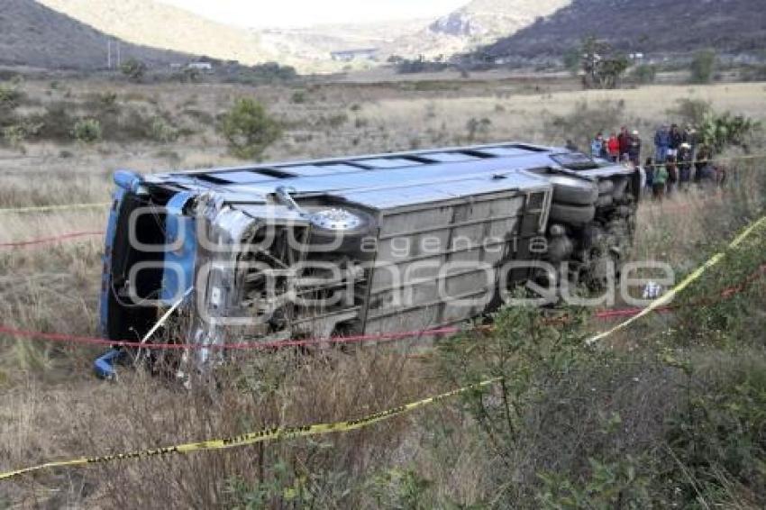 TEHUACAN. ACCIDENTE AUTOBUS DE PASAJEROS