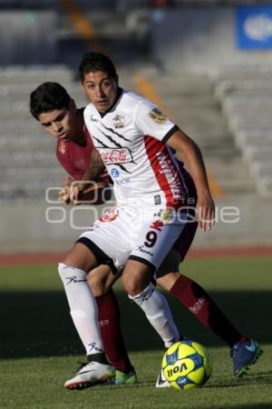 FÚTBOL . LOBOS VS CORAS