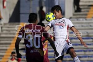 FÚTBOL . LOBOS VS CORAS