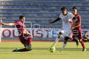 FÚTBOL . LOBOS VS CORAS