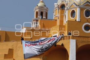 COLOCAN MANTA EN CHOLULA