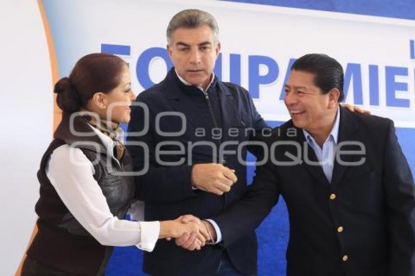 ANTONIO GALI. EQUIPAMIENTO AULAS