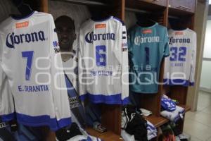 FÚTBOL . CLUB PUEBLA VS ATLAS