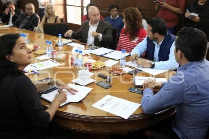 COMISIÓN DE MOVILIDAD . REGIDORES