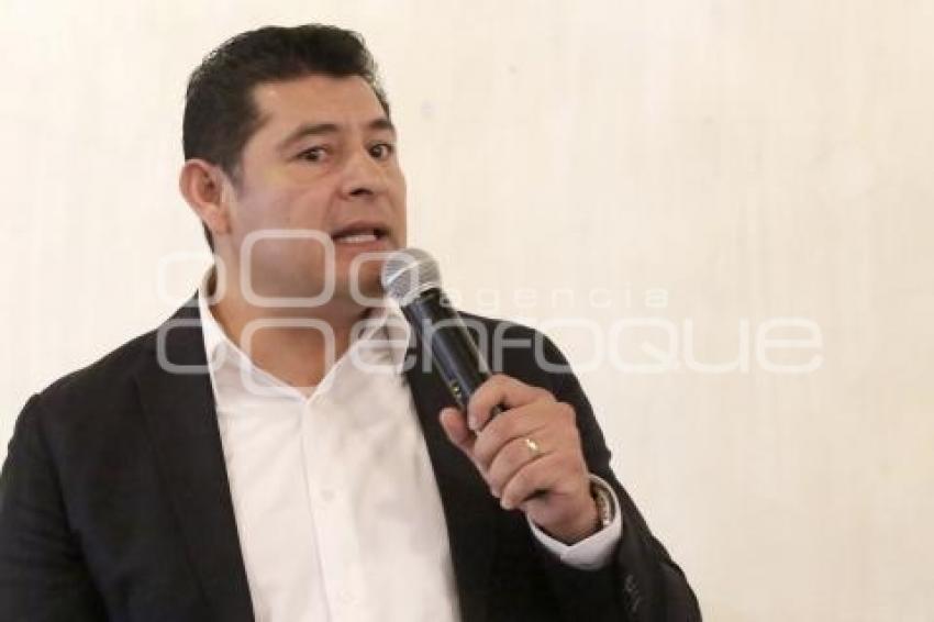 PUEBLA NOS UNE . ALEJANDRO ARMENTA