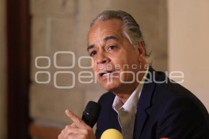 VÍCTOR GIORGANA