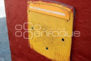 PLACA PARA INVIDENTES