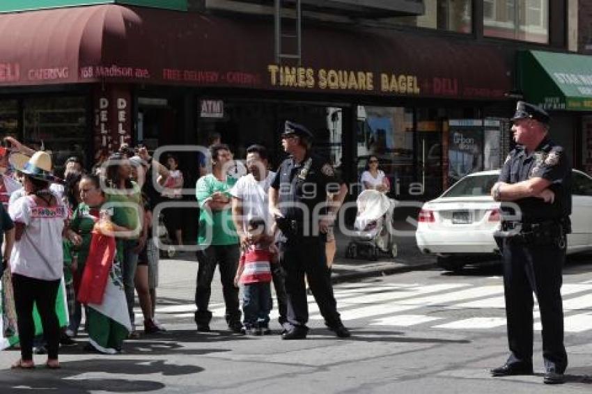 NUEVA YORK . MEXICANOS