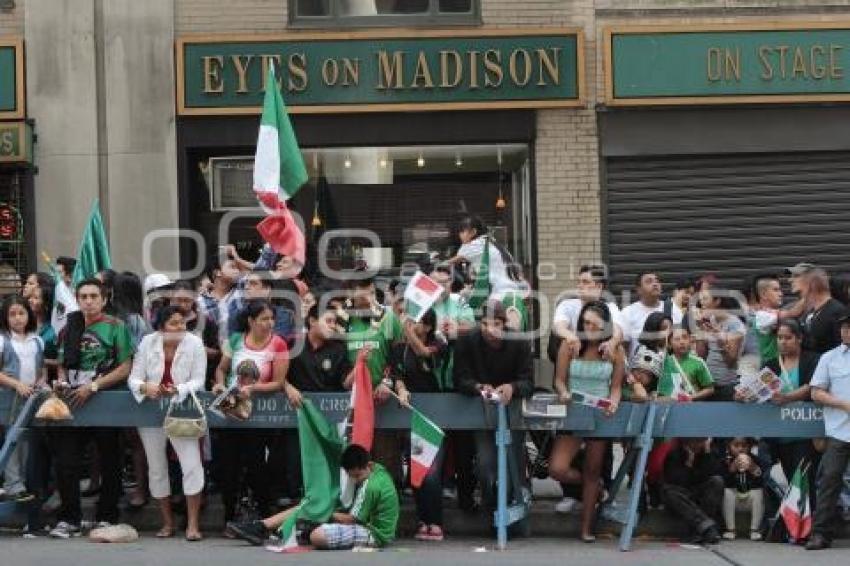 NUEVA YORK . MEXICANOS