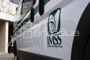 IMSS . ENTREGA AMBULANCIAS