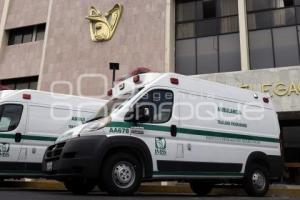 IMSS . ENTREGA AMBULANCIAS