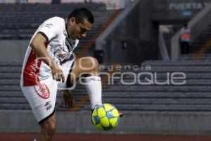 FÚTBOL . LOBOS VS ALEBRIJES