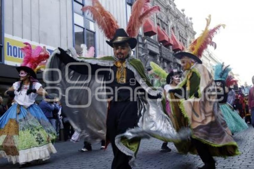 DESFILE DE HUEHUES