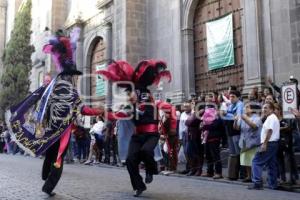 DESFILE DE HUEHUES