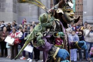 DESFILE DE HUEHUES