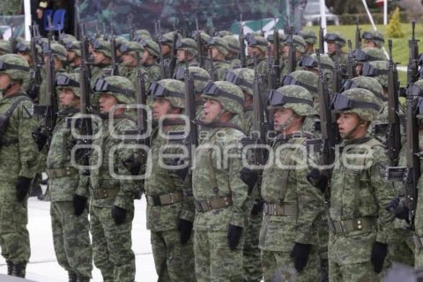 ENRIQUE PEÑA NIETO . ESCUELA MILITAR DE SARGENTOS
