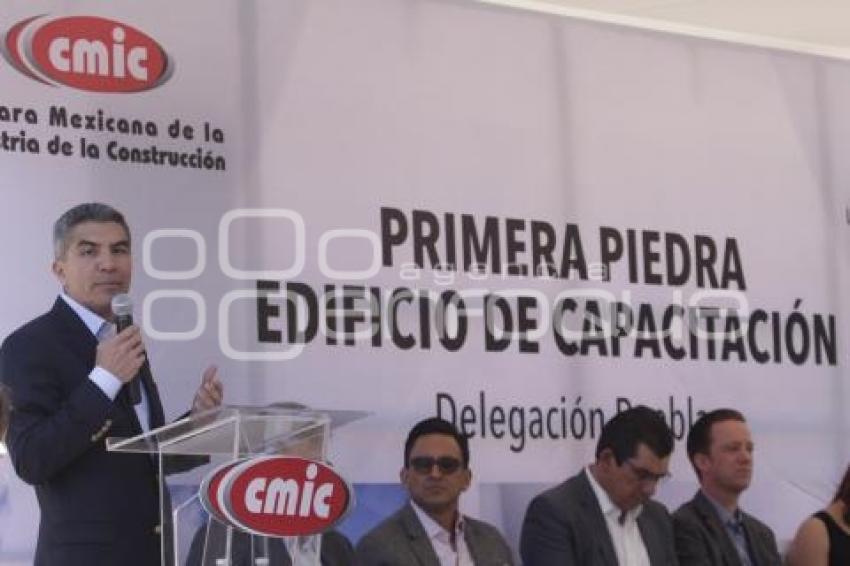 COLOCACIÓN PRIMERA PIEDRA . CMIC