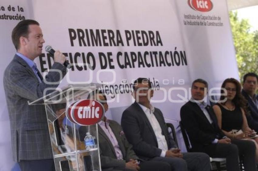 COLOCACIÓN PRIMERA PIEDRA . CMIC