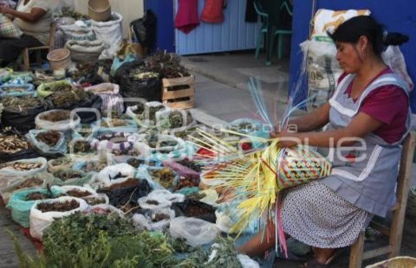 MERCADO . ACATLÁN