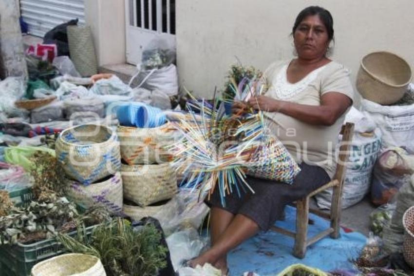 MERCADO . ACATLÁN