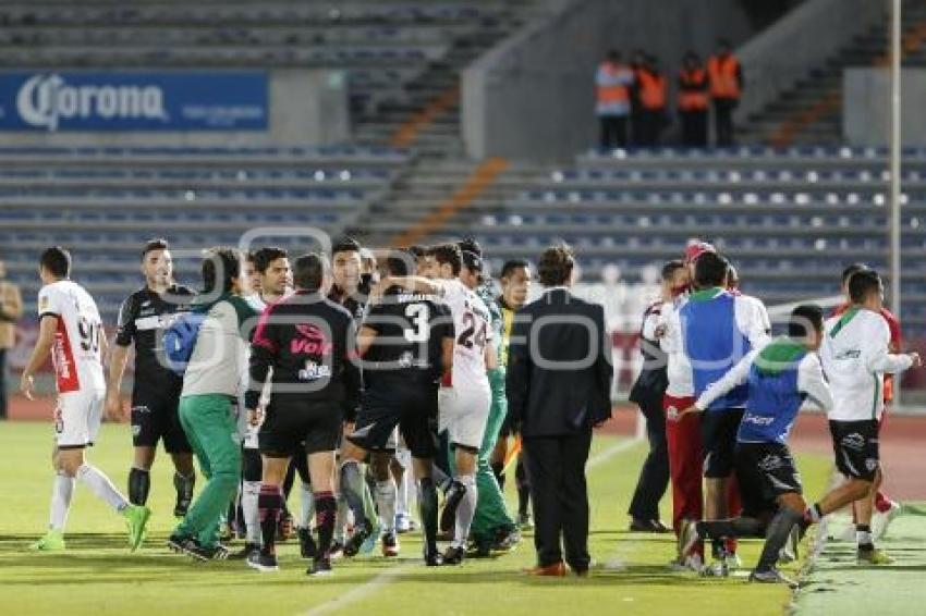 FÚTBOL . LOBOS VS ZACATEPEC