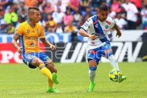 FÚTBOL . CLUB PUEBLA VS TIGRES