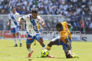 FÚTBOL . CLUB PUEBLA VS TIGRES