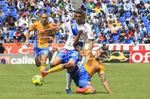 FÚTBOL . CLUB PUEBLA VS TIGRES