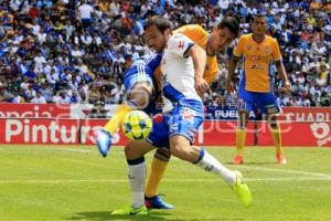 FÚTBOL . CLUB PUEBLA VS TIGRES