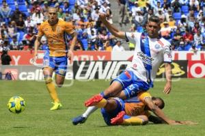 FÚTBOL . CLUB PUEBLA VS TIGRES