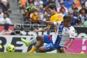 FÚTBOL . CLUB PUEBLA VS TIGRES