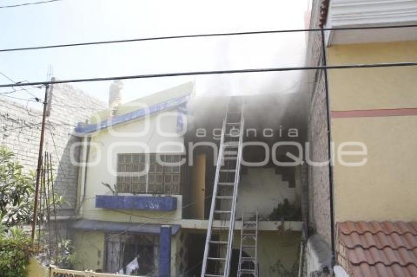 TEHUACAN. INCENDIO CASA HABITACIÓN