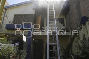 TEHUACAN. INCENDIO CASA HABITACIÓN